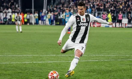 Teknik Tendangan Bebas Yang Efektif