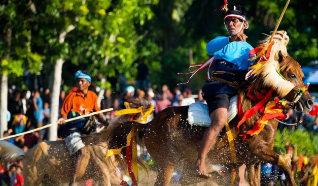 Keunikan Tradisi Dan Budaya Lokal Yang Masih Dilestarikan