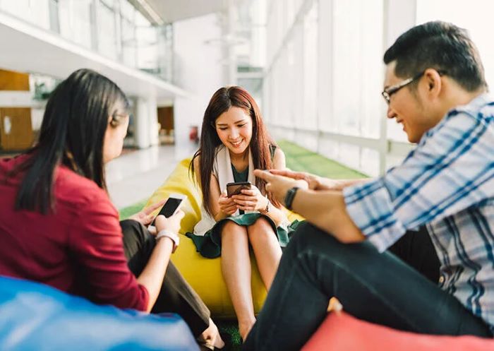 Interaksi Sosial Di Era Teknologi Modern