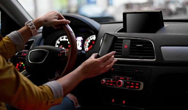 Aksesori Mobil Yang Membantu Perjalanan Jauh