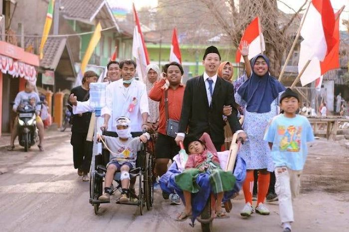 Kebiasaan Masyarakat Yang Mencerminkan Nilai Kebersamaan