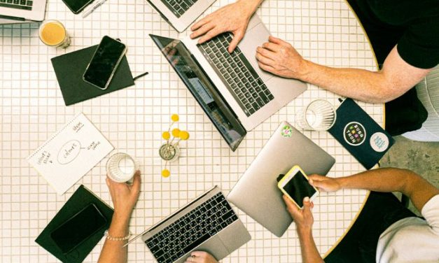 Layanan Online Semakin Memudahkan Aktivitas Masyarakat